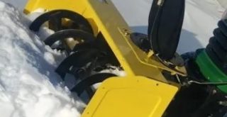 44johndeeresnowblower